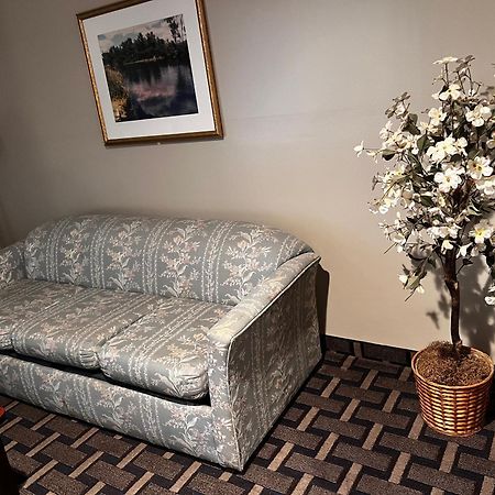 Sky Lodge Inn & Suites - Delavan Dış mekan fotoğraf