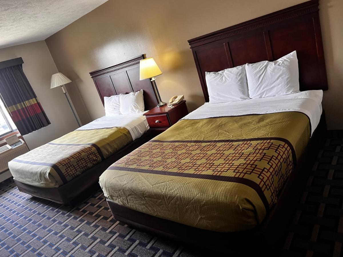 Sky Lodge Inn & Suites - Delavan Dış mekan fotoğraf