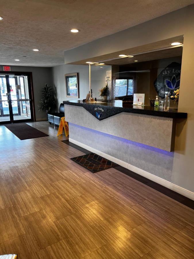 Sky Lodge Inn & Suites - Delavan Dış mekan fotoğraf