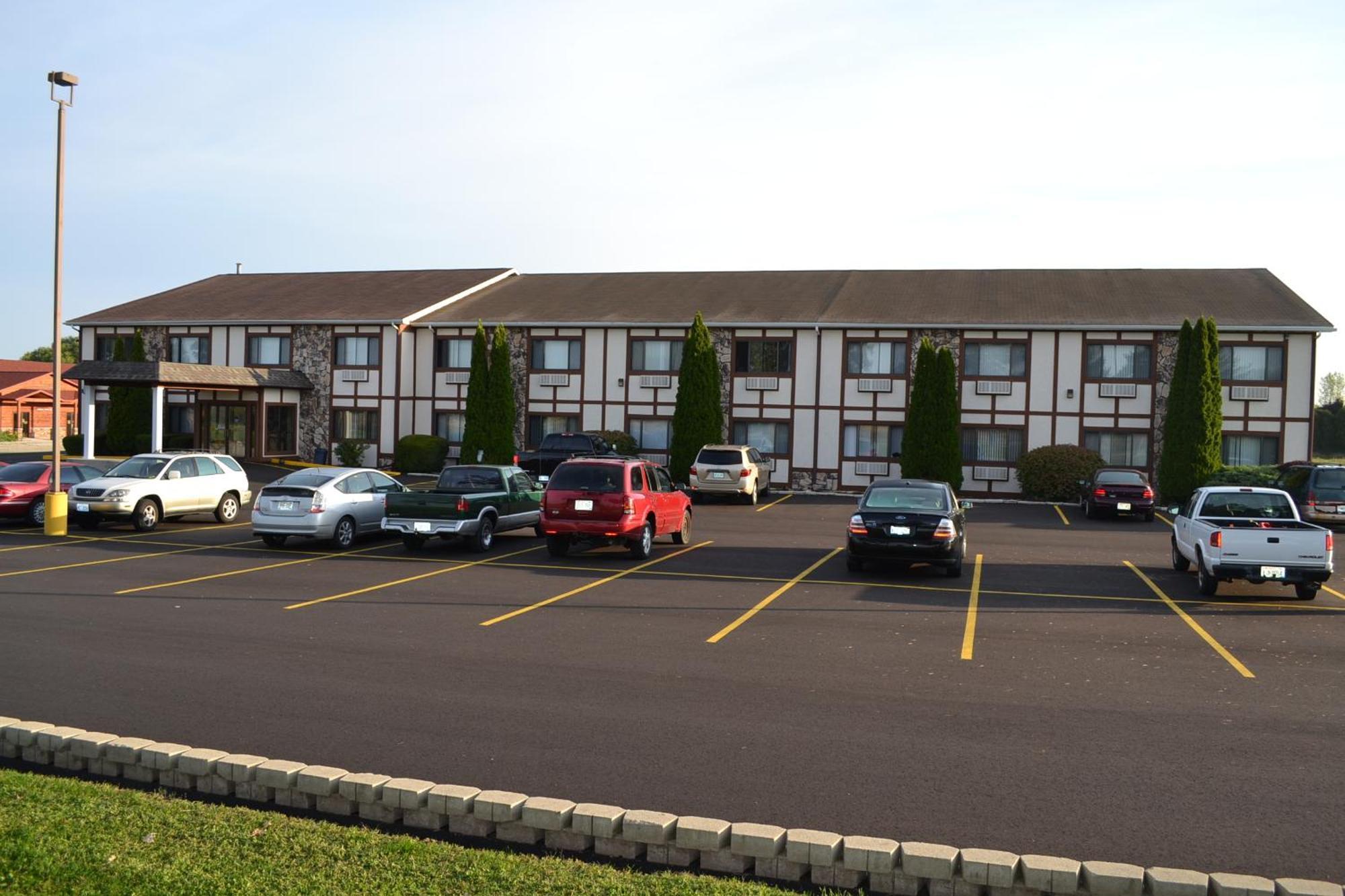 Sky Lodge Inn & Suites - Delavan Dış mekan fotoğraf