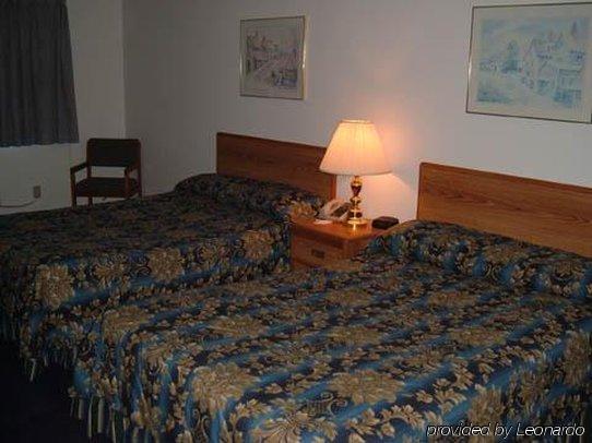 Sky Lodge Inn & Suites - Delavan Oda fotoğraf