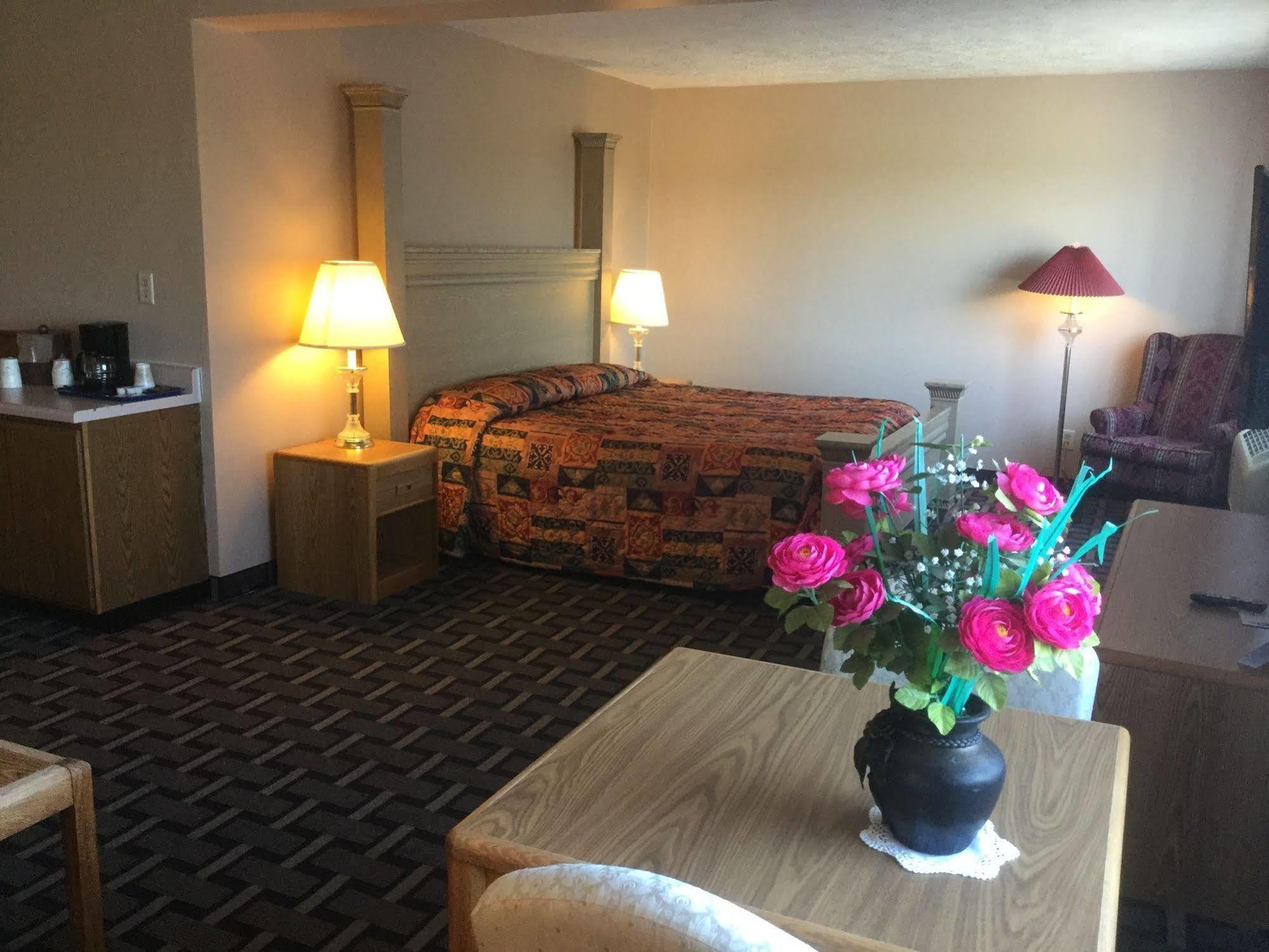 Sky Lodge Inn & Suites - Delavan Dış mekan fotoğraf