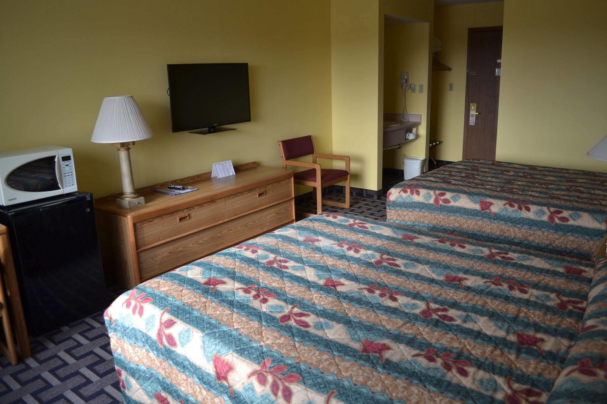 Sky Lodge Inn & Suites - Delavan Dış mekan fotoğraf