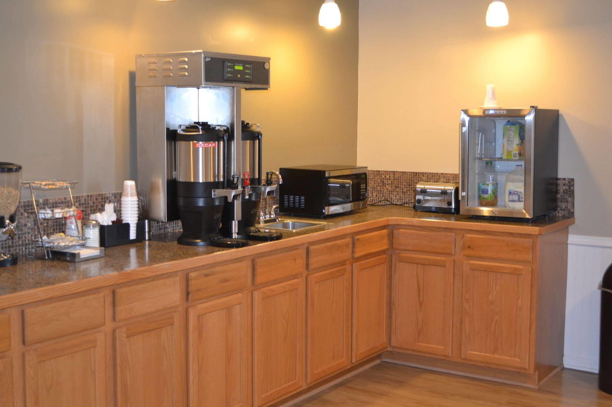 Sky Lodge Inn & Suites - Delavan Dış mekan fotoğraf