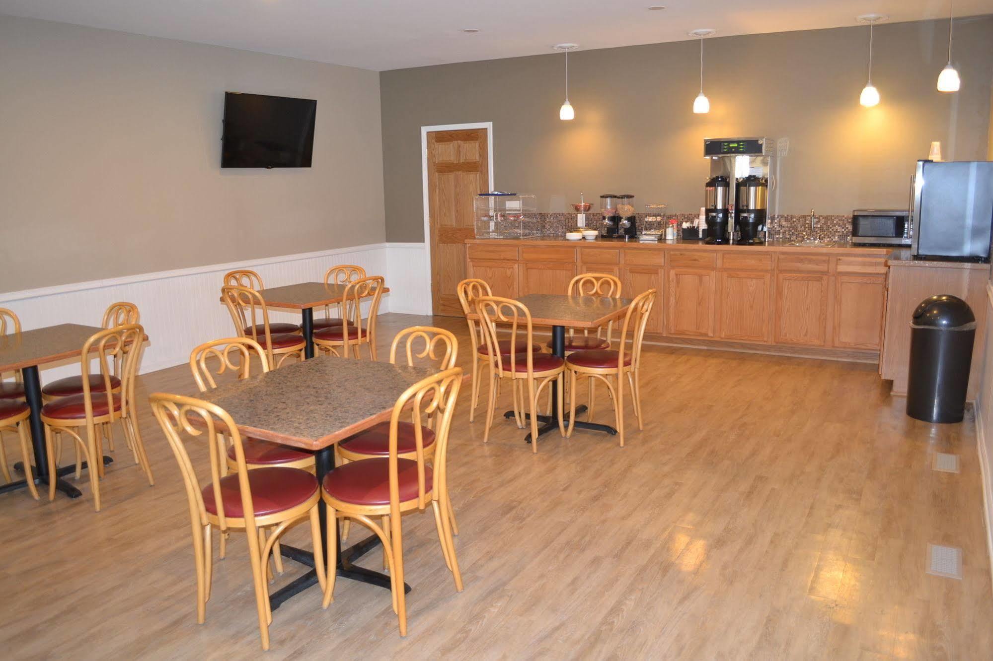 Sky Lodge Inn & Suites - Delavan Dış mekan fotoğraf