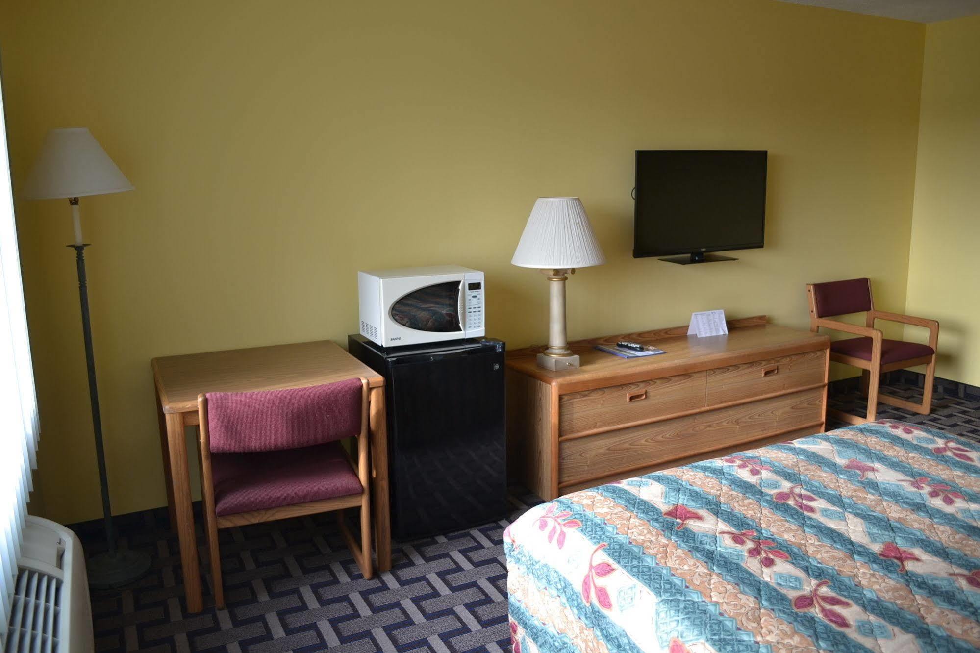 Sky Lodge Inn & Suites - Delavan Dış mekan fotoğraf