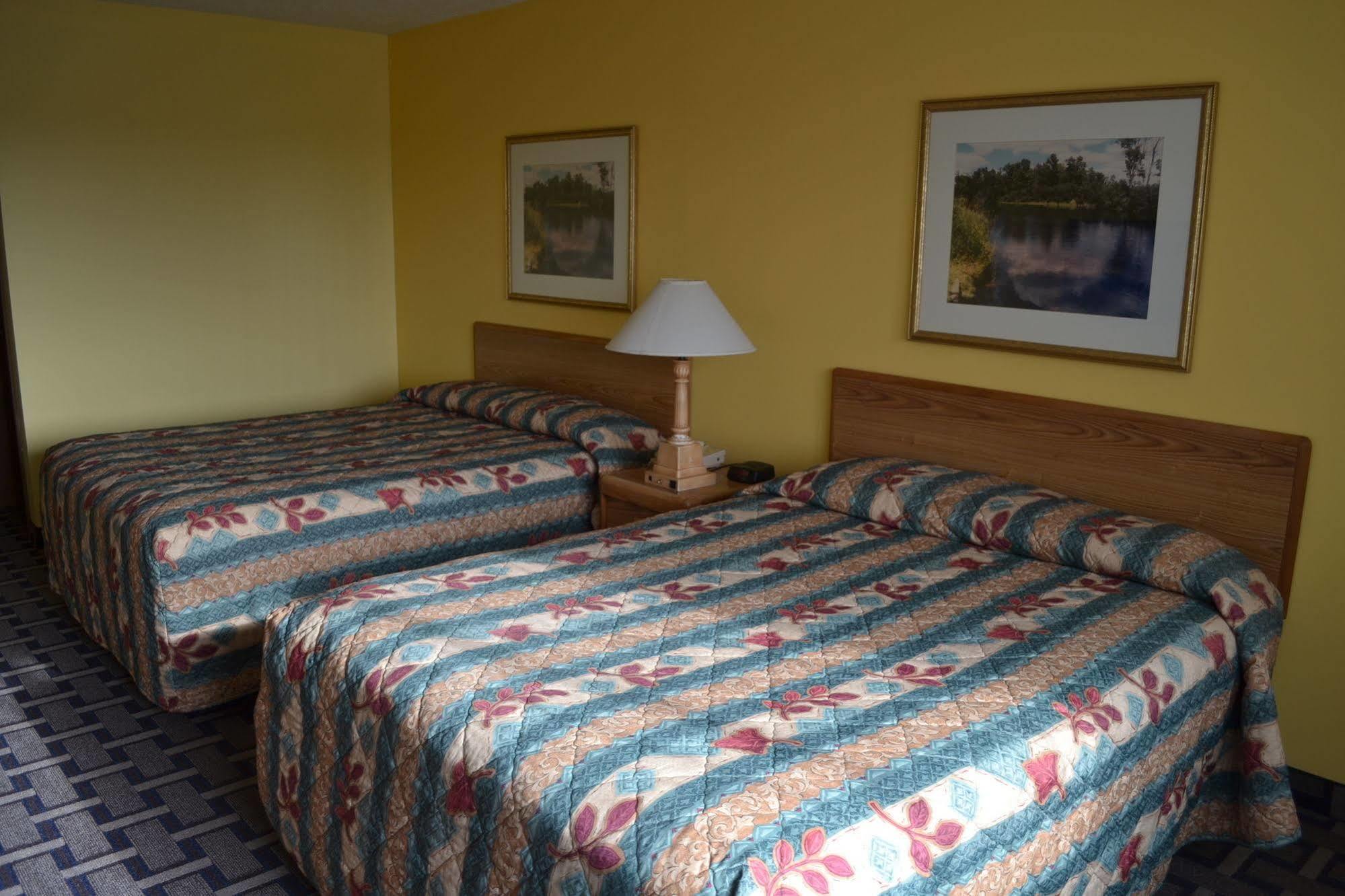 Sky Lodge Inn & Suites - Delavan Dış mekan fotoğraf