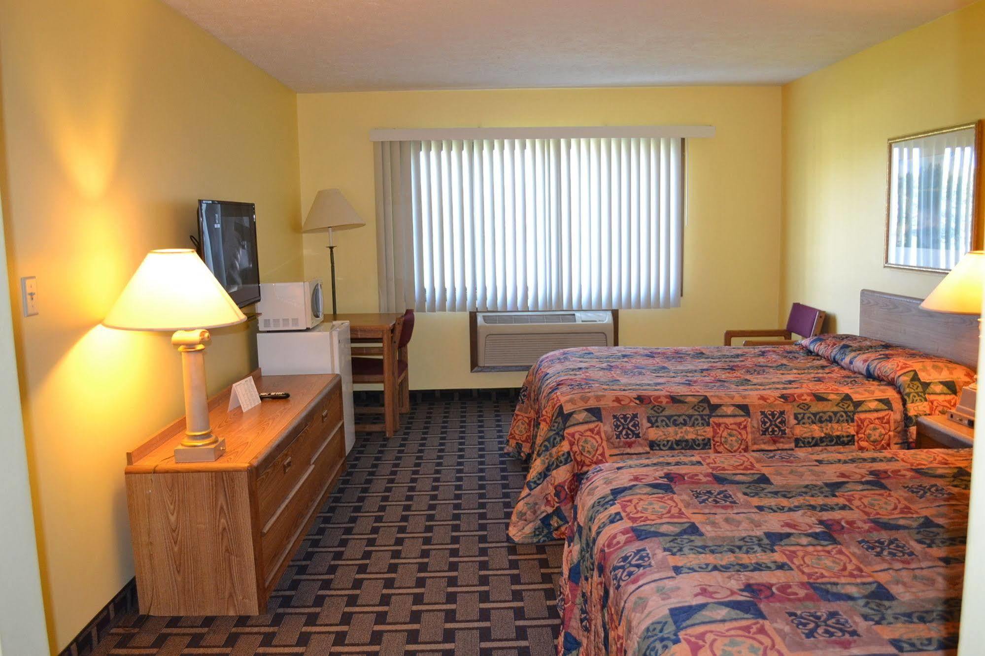 Sky Lodge Inn & Suites - Delavan Dış mekan fotoğraf