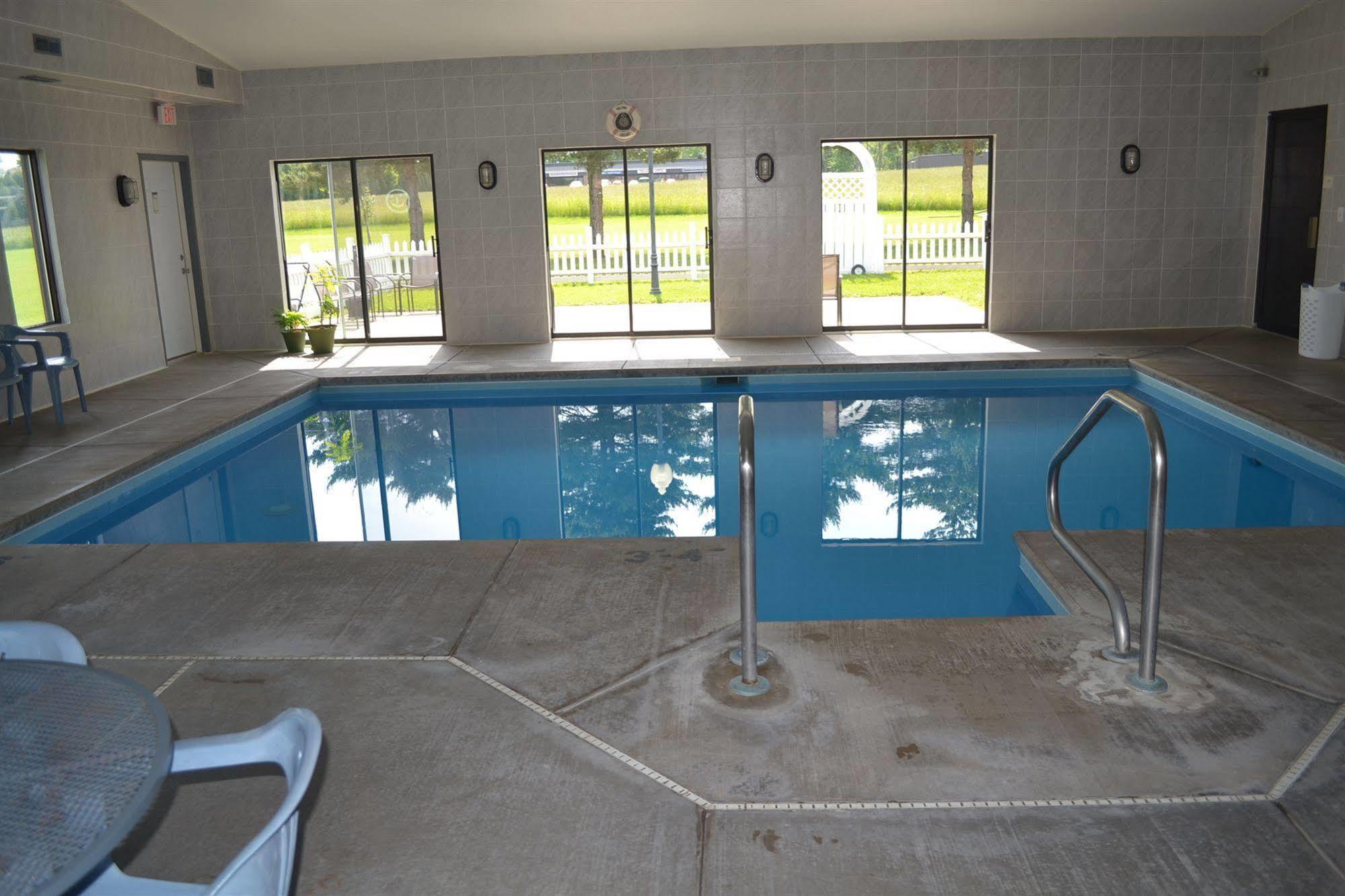 Sky Lodge Inn & Suites - Delavan Dış mekan fotoğraf