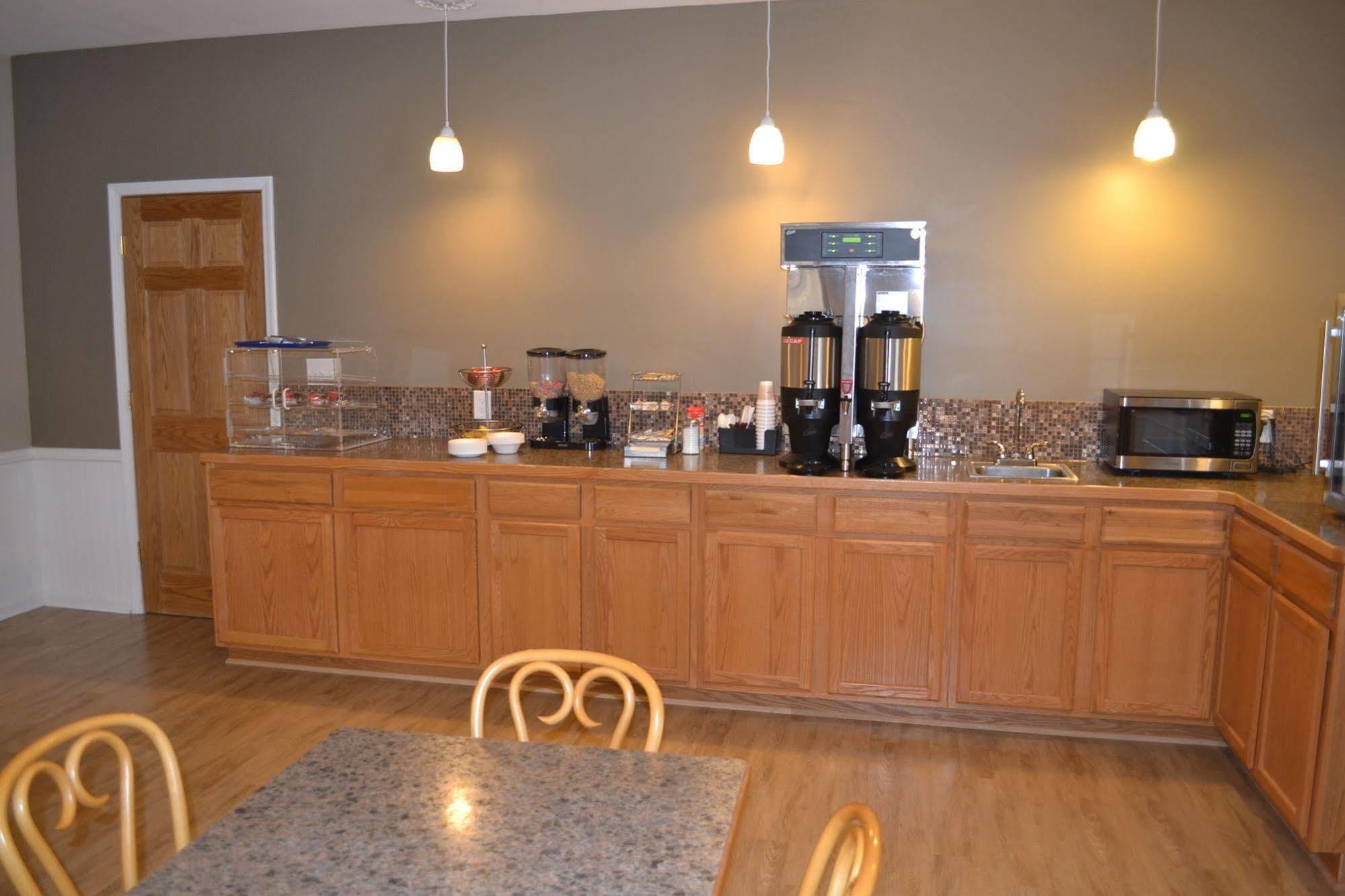 Sky Lodge Inn & Suites - Delavan Dış mekan fotoğraf