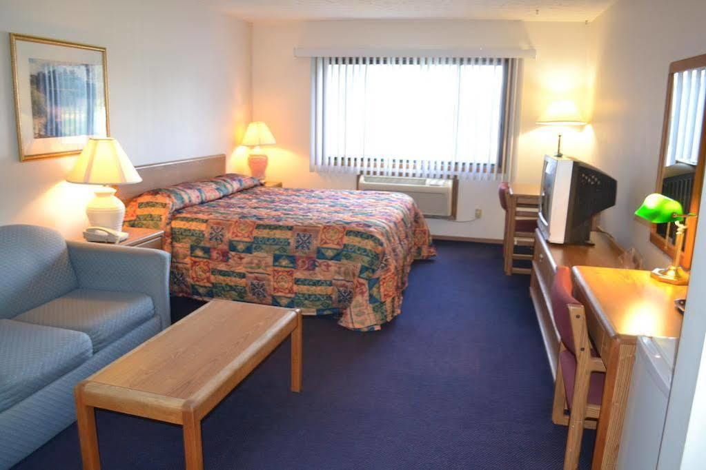 Sky Lodge Inn & Suites - Delavan Dış mekan fotoğraf